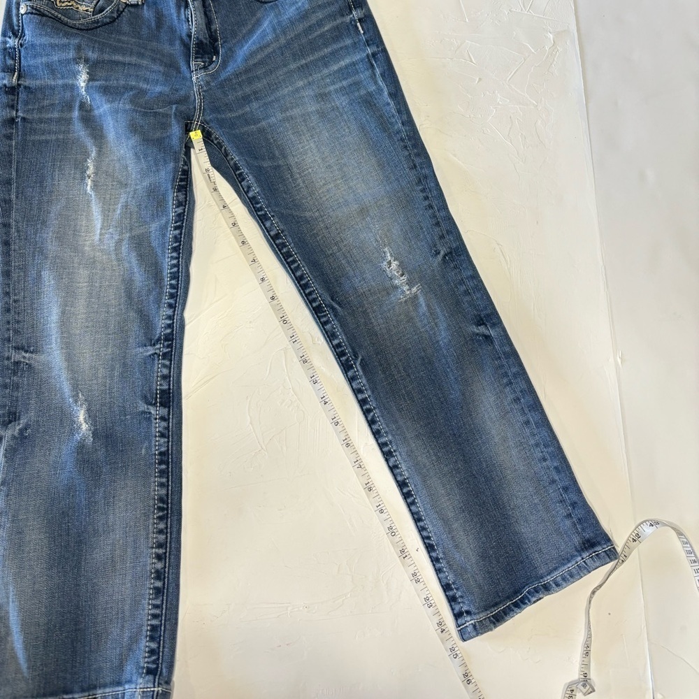 Miss Me Boyfriend Capri Jeans - Picture 11 of 11